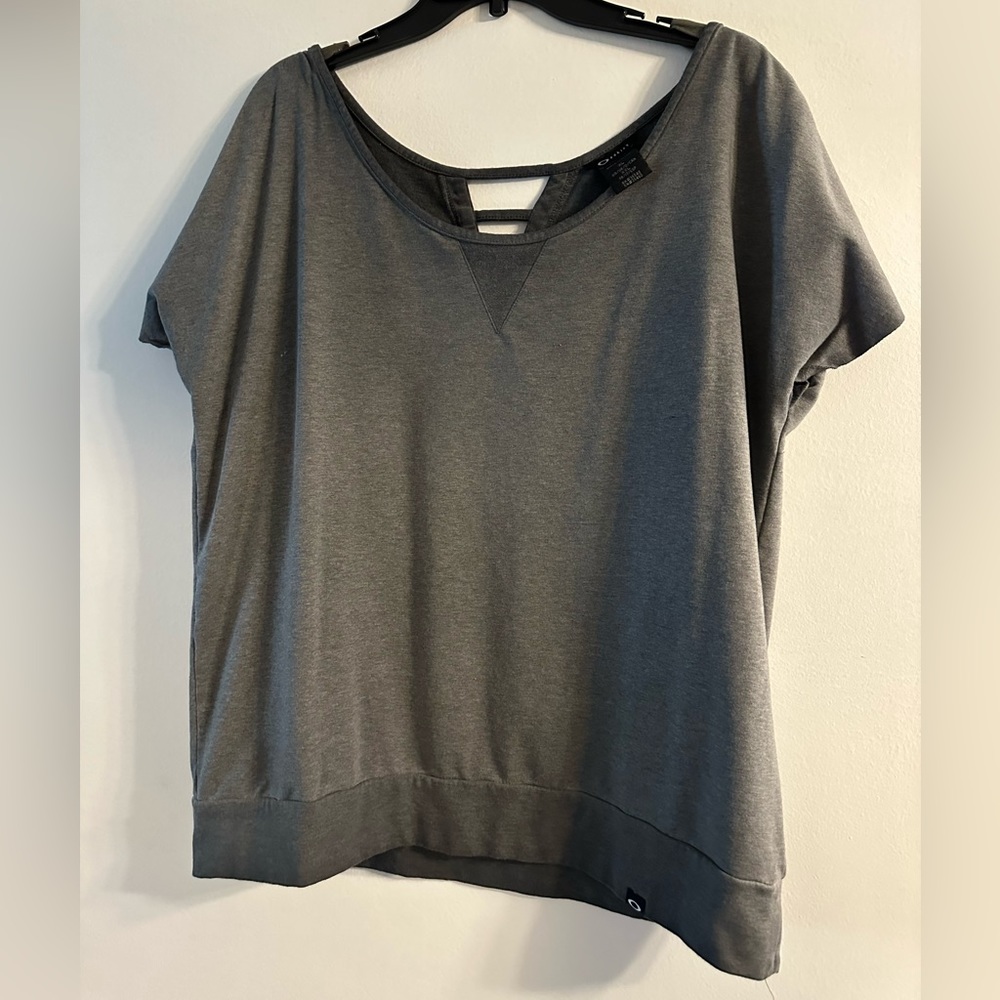 Oakley workout top